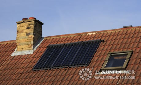 Solar water heaters come to the boil as cash incentive is dangled Los calentadores de agua solares llegan a hervir cuando se suspende el incentivo en efectivo.