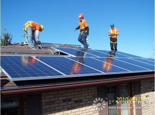 Solar panels for home usage Paneles solares para uso doméstico.