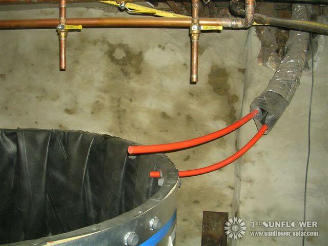 Instalaci&oacute;n de tanques de plomer&iacute;a y almacenamiento para sistema de calefacci&oacute;n solar (3)